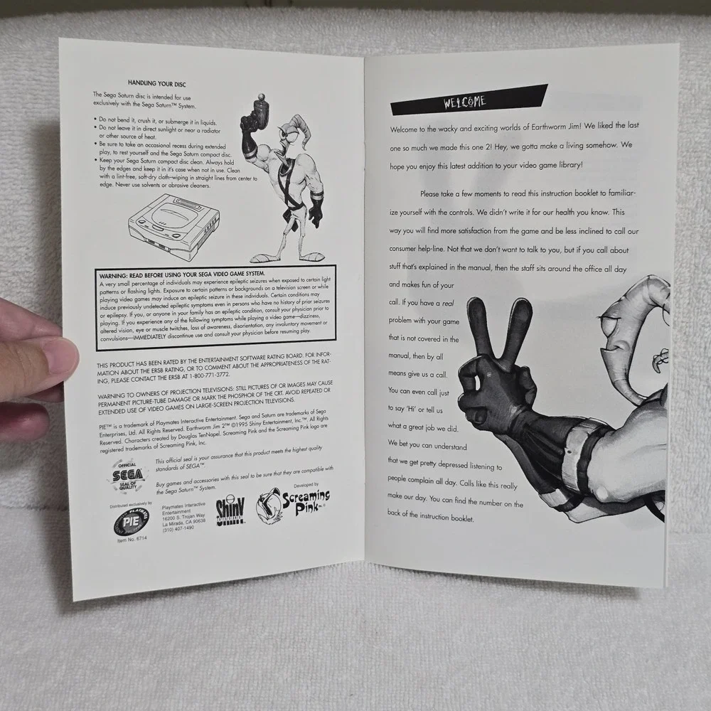 Earthworm Jim 2 (Sega Saturn, 1996) Authentic Complete Manual + Reg Card Nice
